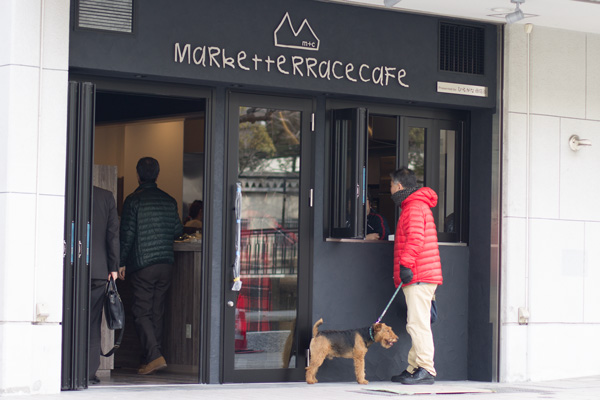 マーケットテラスカフェ開店準備中